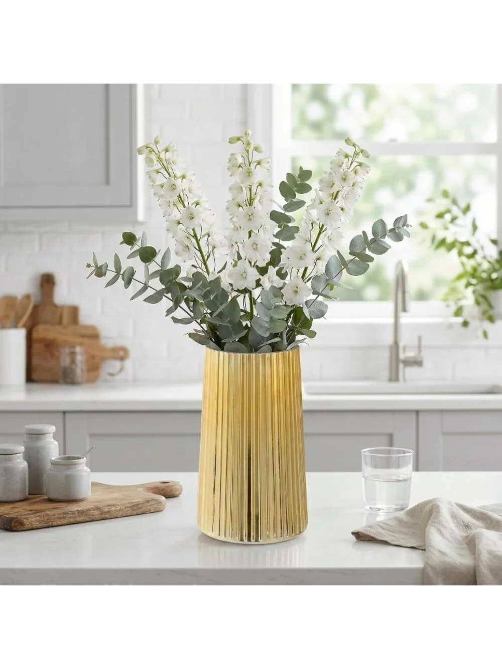 N/A aesthetic vase